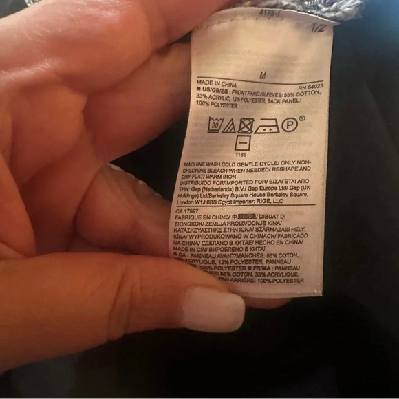 Women’s BANANA‎ REPUBLIC Woven-Back V Neck Snap Cardigan Gray Black. Size M. - Picture 11 of 11